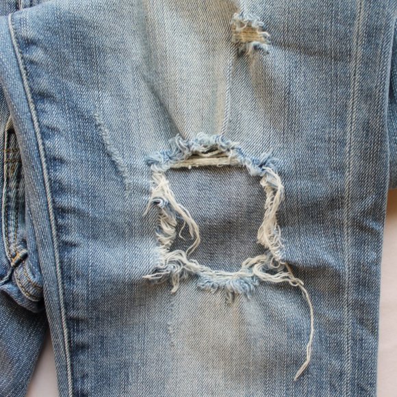 American Eagle Distressed Jeans - Picture 4 of 5